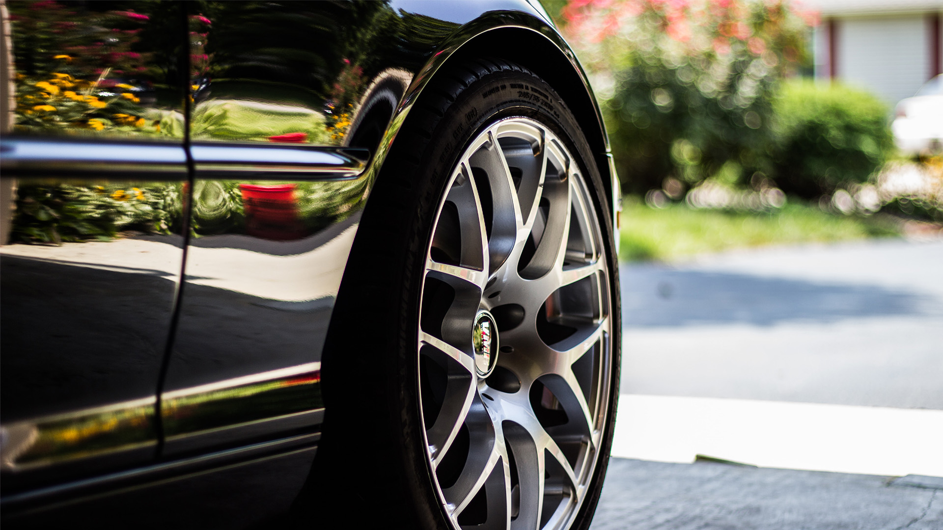 up close picture of car wheel offset